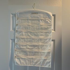 Hanging jewelry zipper bag